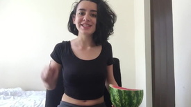 COMIENDO 4 KILOS DE SANDIA